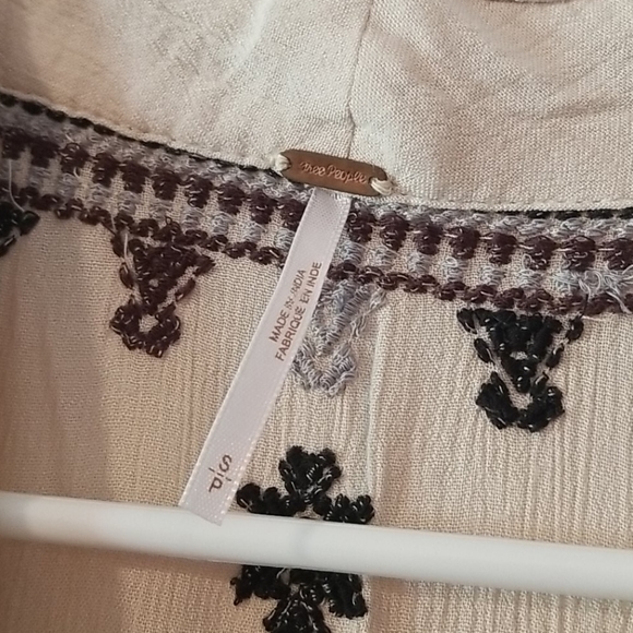 Tan tunic - Picture 3 of 5